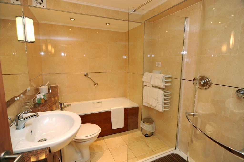 Expanse Hotel South Cave Buitenkant foto