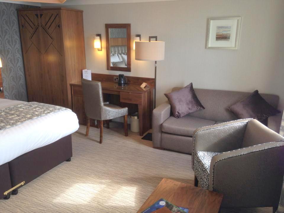 Expanse Hotel South Cave Buitenkant foto