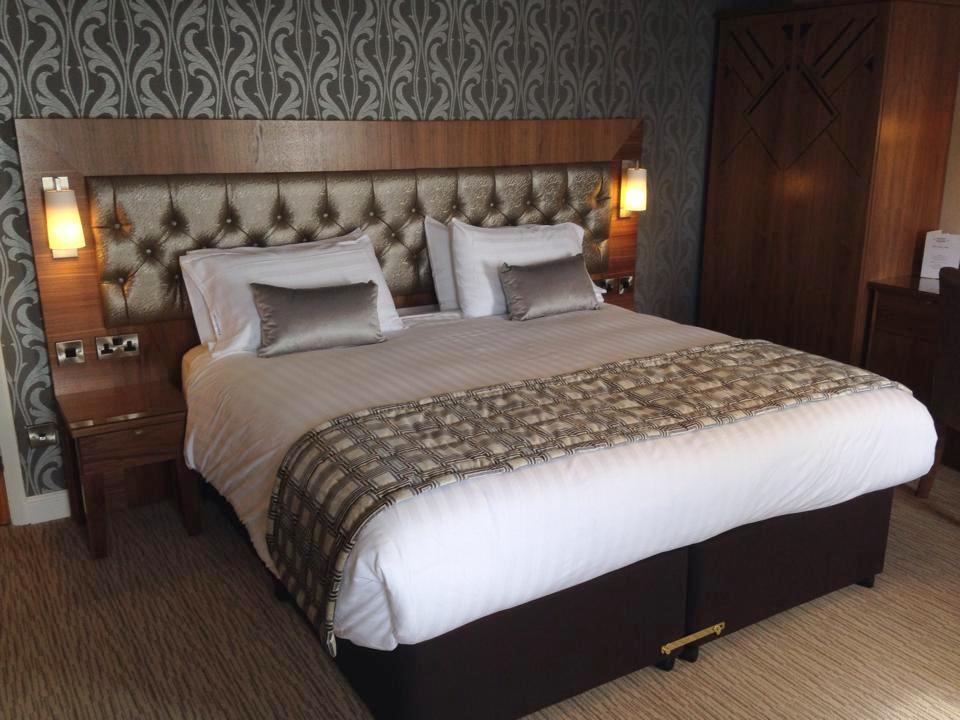 Expanse Hotel South Cave Buitenkant foto