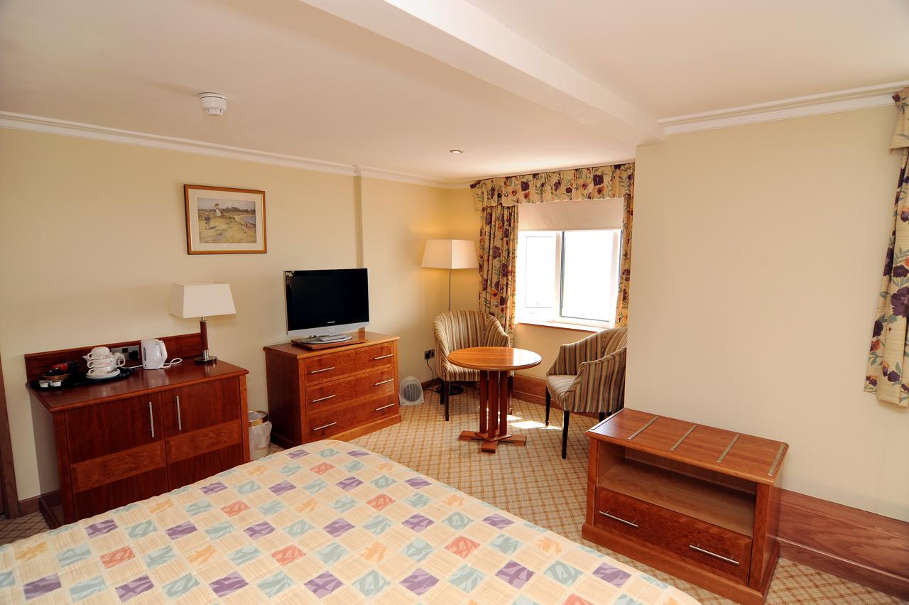 Expanse Hotel South Cave Buitenkant foto