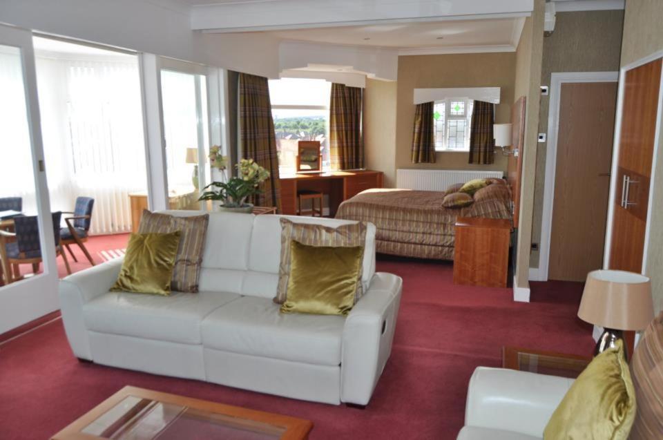 Expanse Hotel South Cave Kamer foto