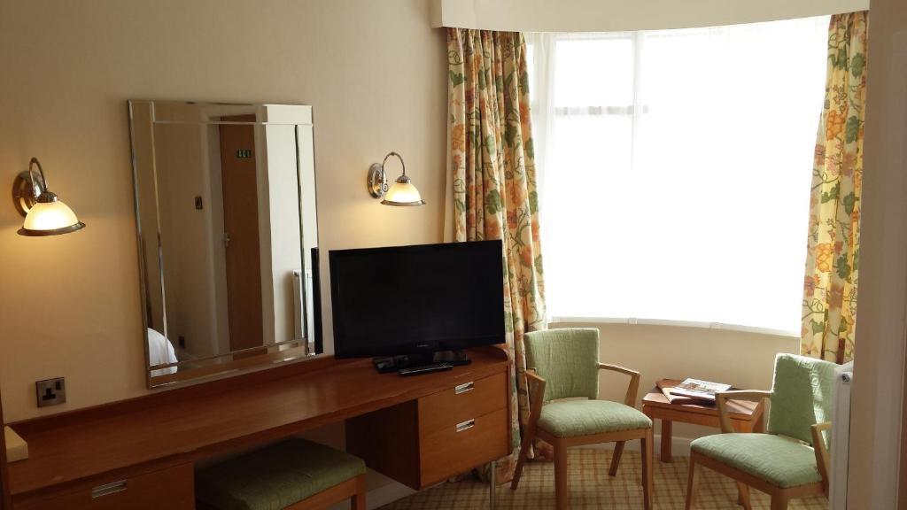 Expanse Hotel South Cave Kamer foto