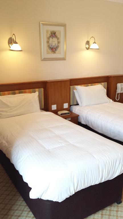 Expanse Hotel South Cave Buitenkant foto
